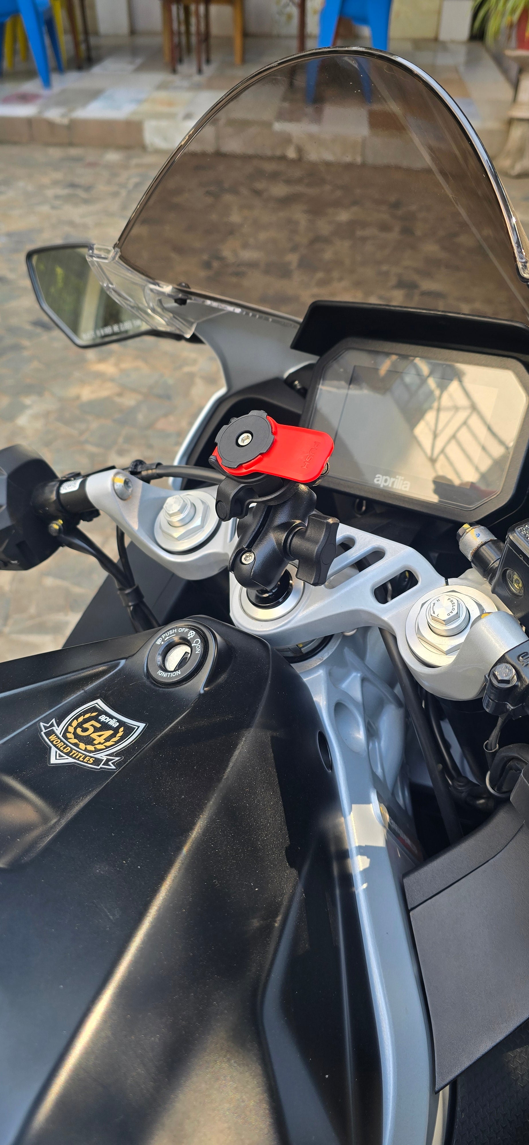 Twist n Go Phone Holder with Fork Stem Mount