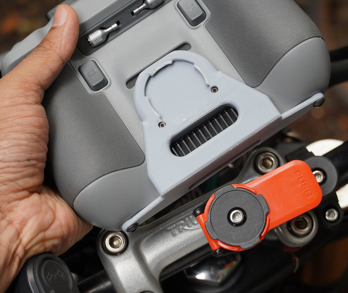 TWIST & GO HANDLEBAR PHONE MOUNT WITH UNIVERSAL ADAPTER & DJI RC2 ADAPTER