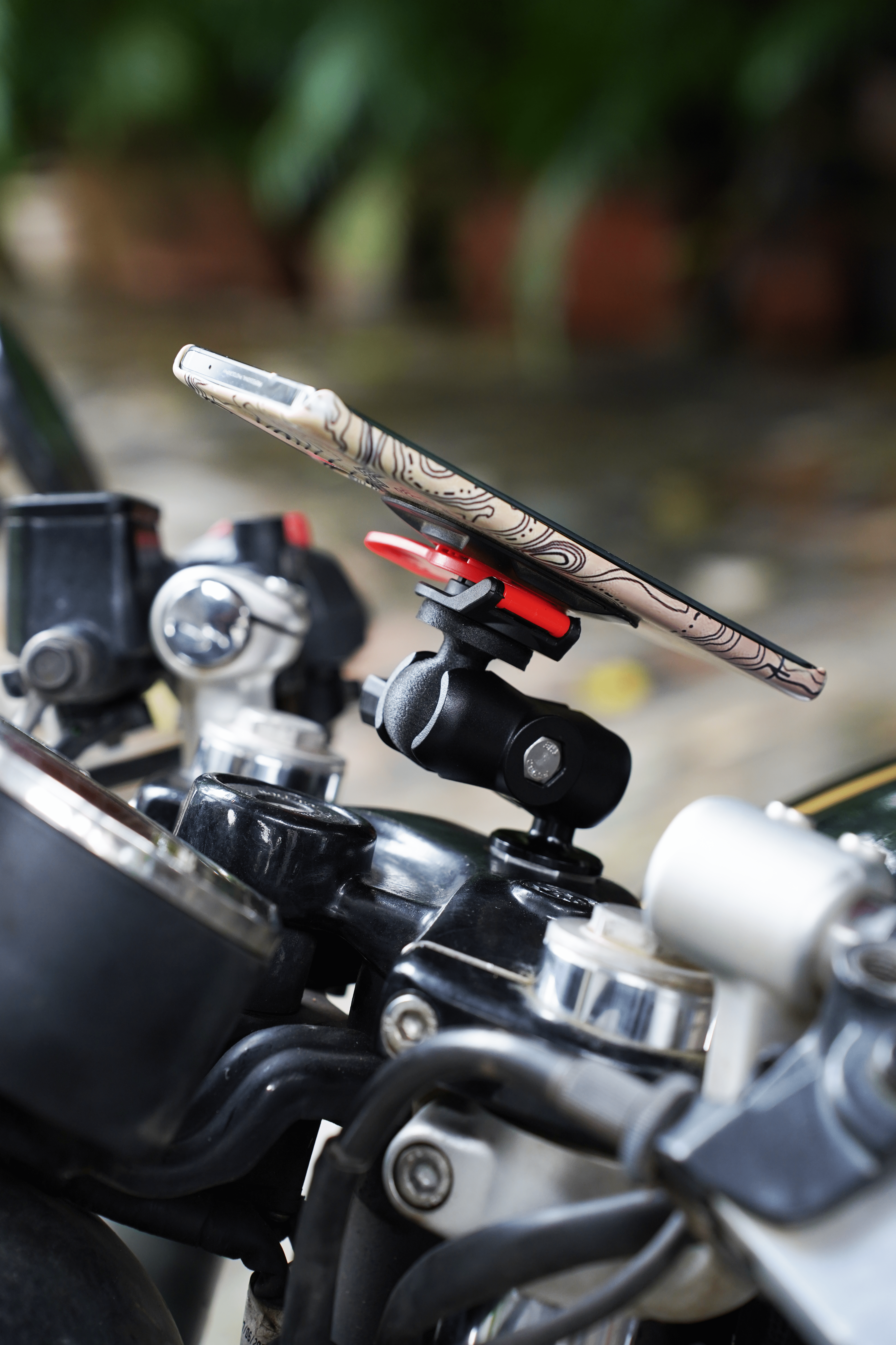 Twist n Go Phone Holder with Fork Stem Mount for GT 650