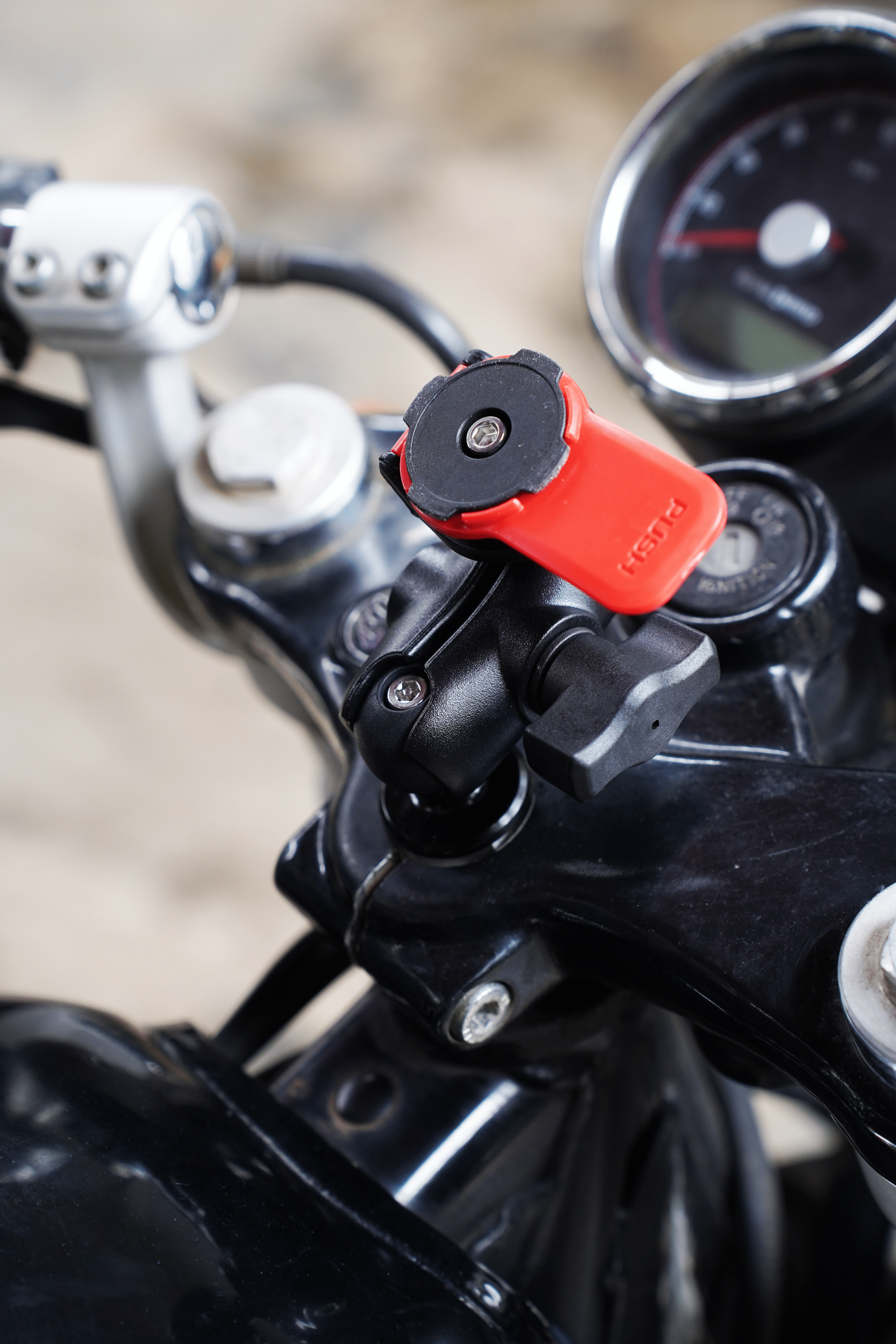 Twist n Go Phone Holder with Fork Stem Mount for GT 650