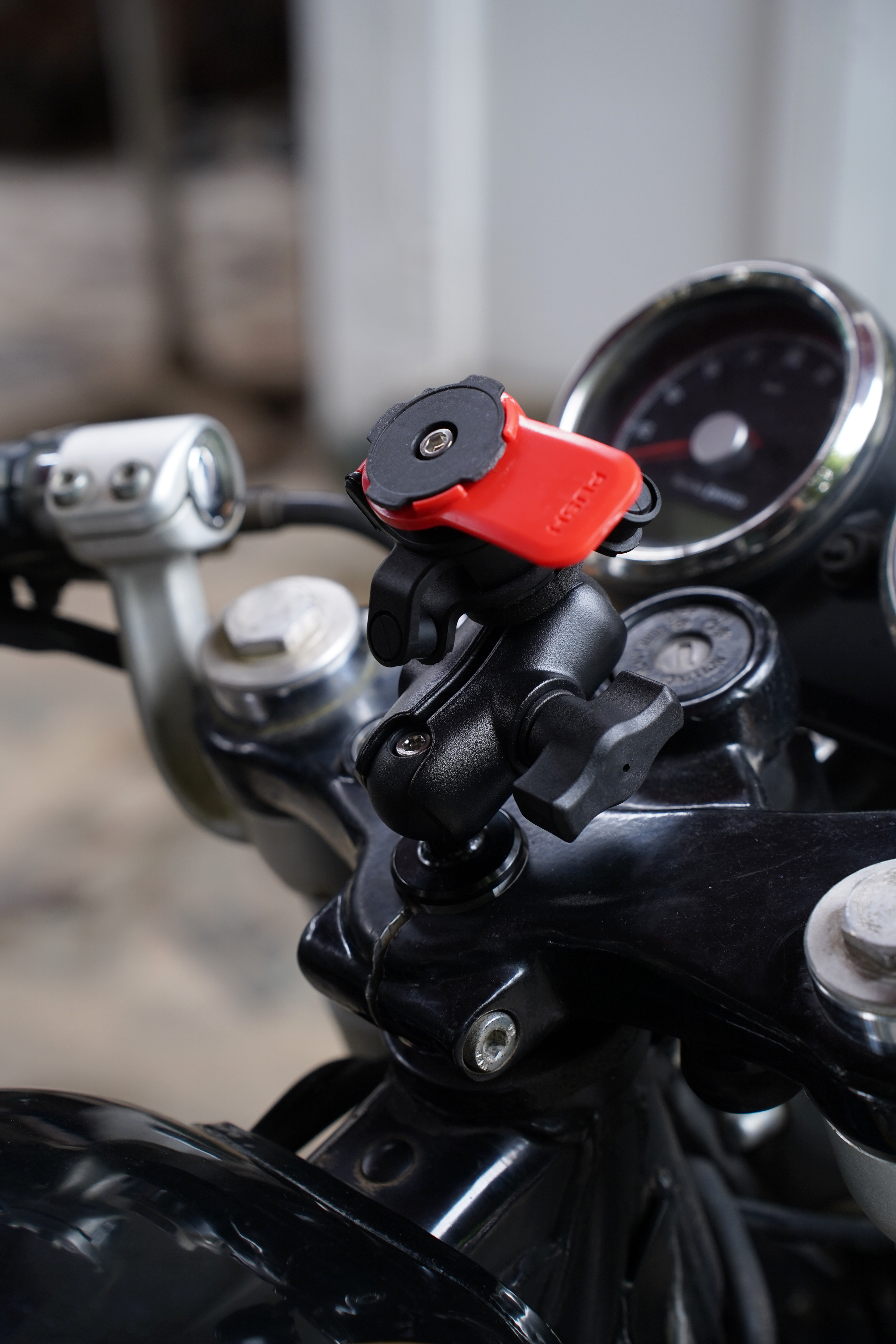 Twist n Go Phone Holder with Fork Stem Mount for GT 650